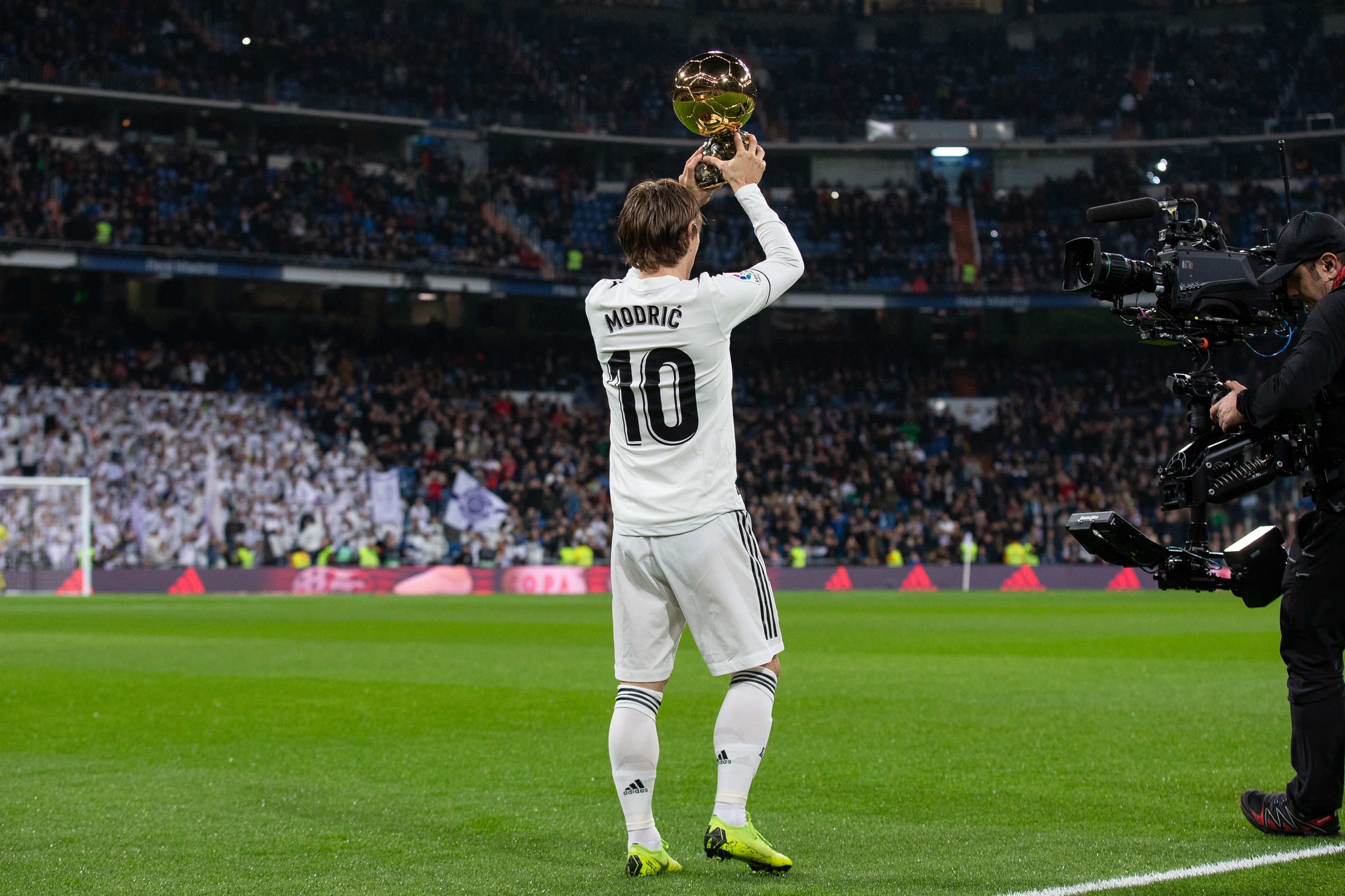 [德甲]塔普索巴自摆乌龙 勒沃库森战平莱比锡