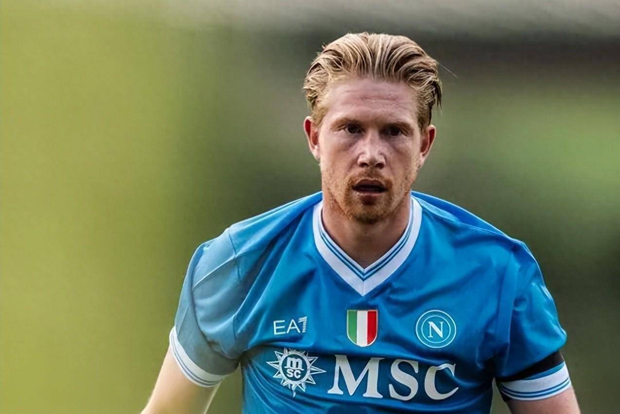 世界杯预热海报里没有C罗遭质疑，FIFA删除原海报改“怀旧”